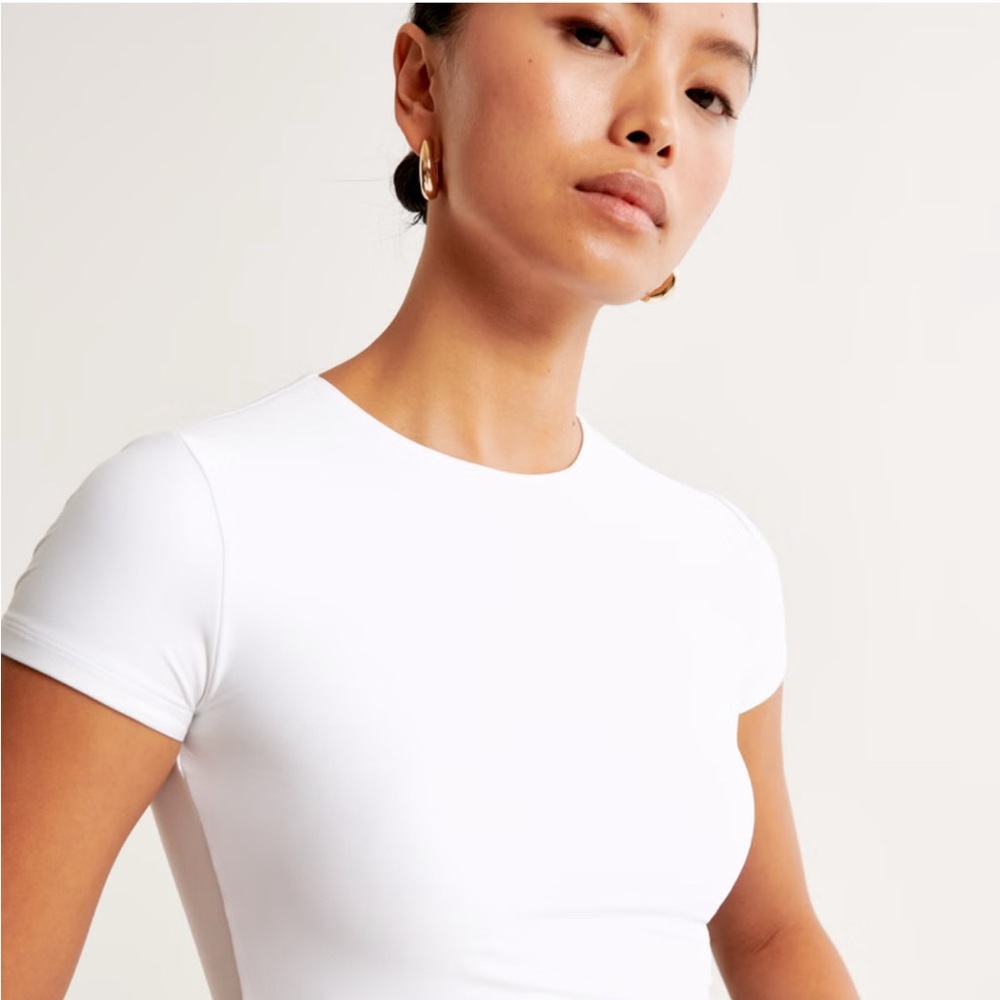 Abercrombie & Fitch Soft Matte White Tuckable Tee